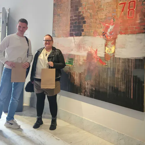 Hoe toegankelijk is het Noordbrabants Museum? Museumonderzoeker Noortje bezocht samen met Rob het museum en deelt haar ervaringen, tips en favoriete kunstwerken.